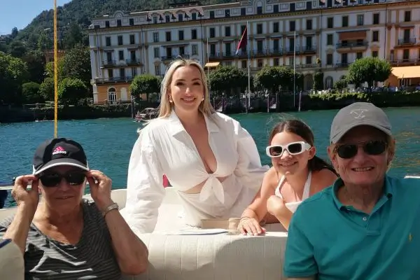 Tour privato in barca sul Lago di Como della durata di 1 ora 2